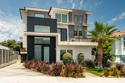 Luxury townhomes in Redondo Beach